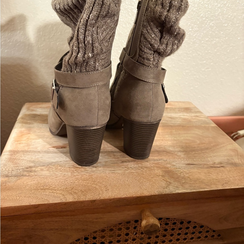 Stylish Women's Ankle Boots in Taupe - Wide Widgh - Picture 4 of 5